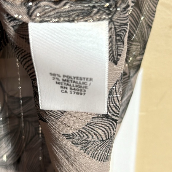 Banana Republic Women's Sleeveless V-Neck Grey/Blk/Metallic Leaf Blouse Size M - Picture 4 of 9